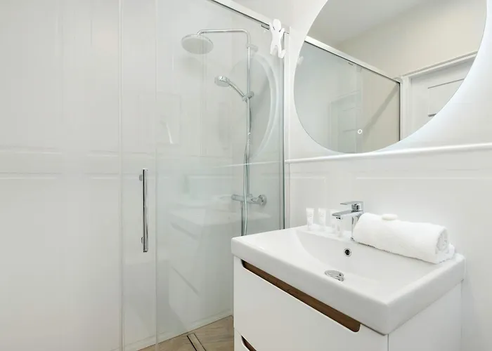 Norwida Bright In Close To The Sea By Renters * グディニャ