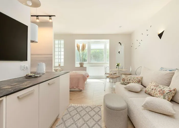 Norwida Bright In Close To The Sea By Renters